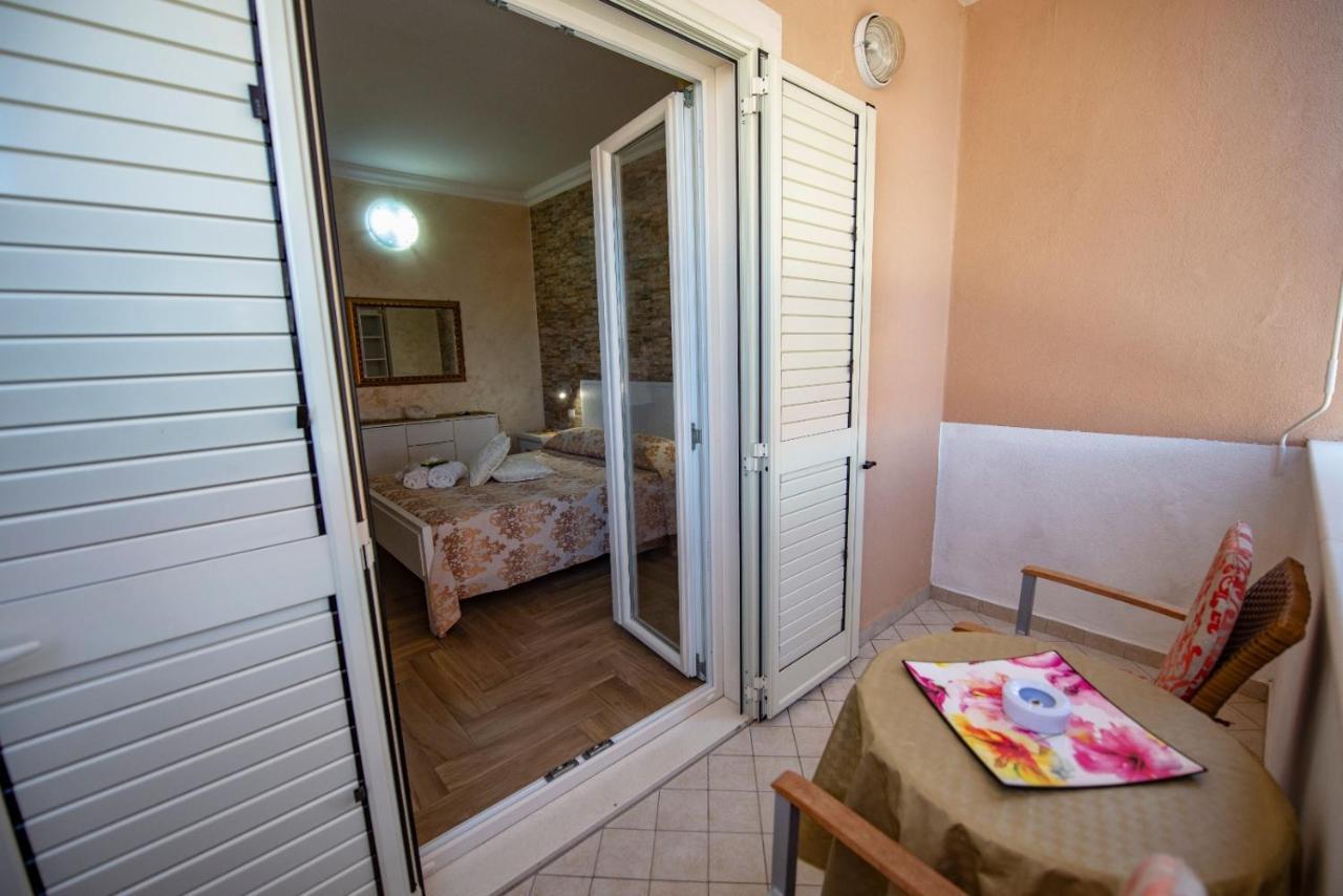La Perla Del Tirreno Panzió Tropea Kültér fotó