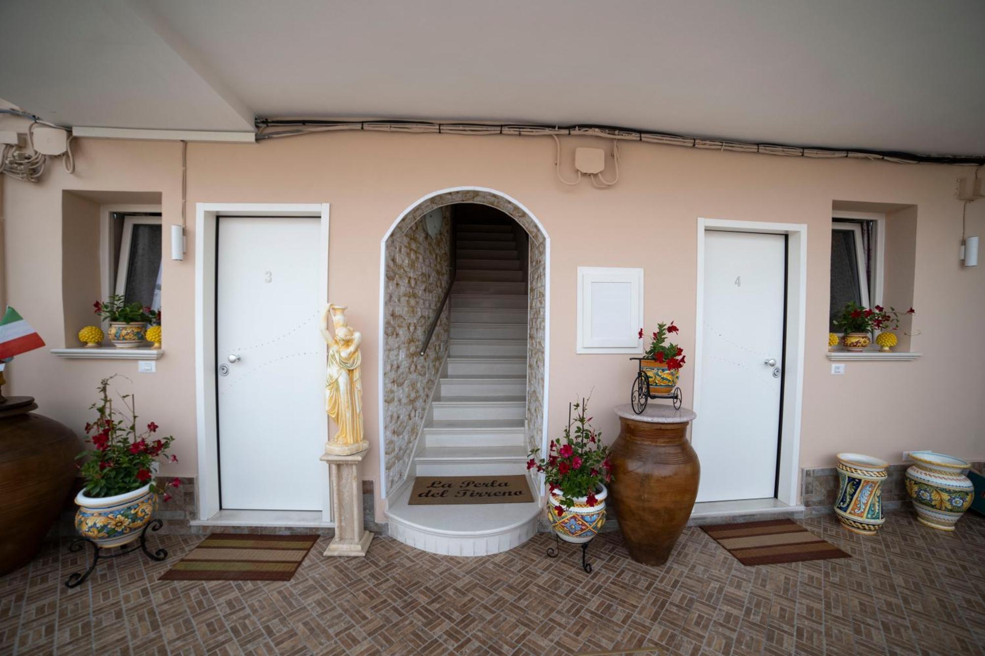 La Perla Del Tirreno Panzió Tropea Kültér fotó