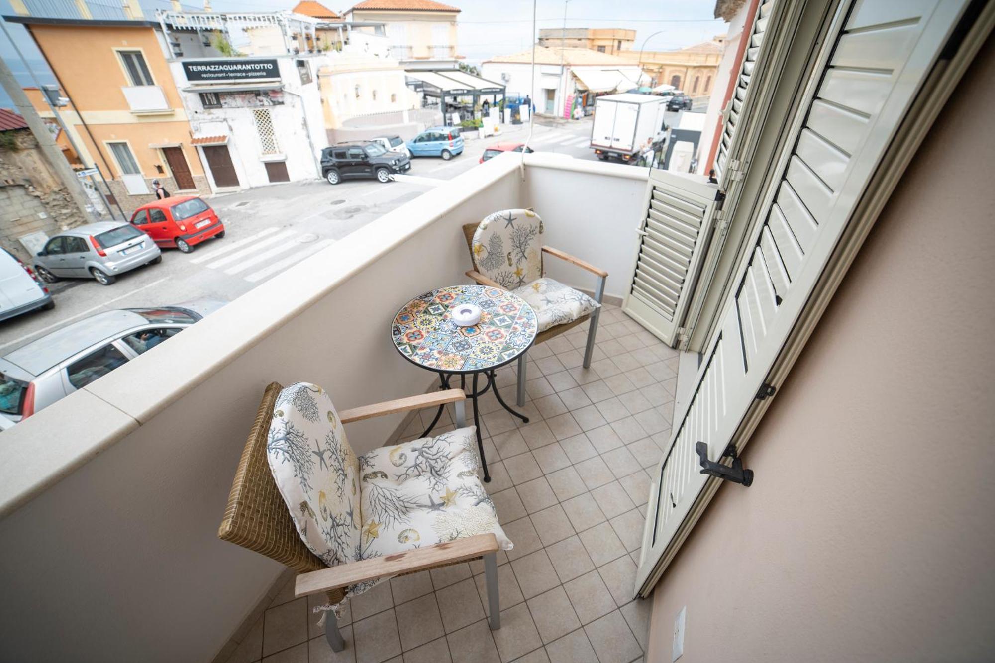 La Perla Del Tirreno Panzió Tropea Kültér fotó