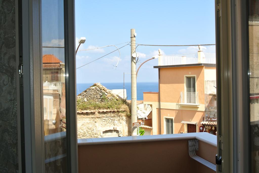 La Perla Del Tirreno Panzió Tropea Kültér fotó